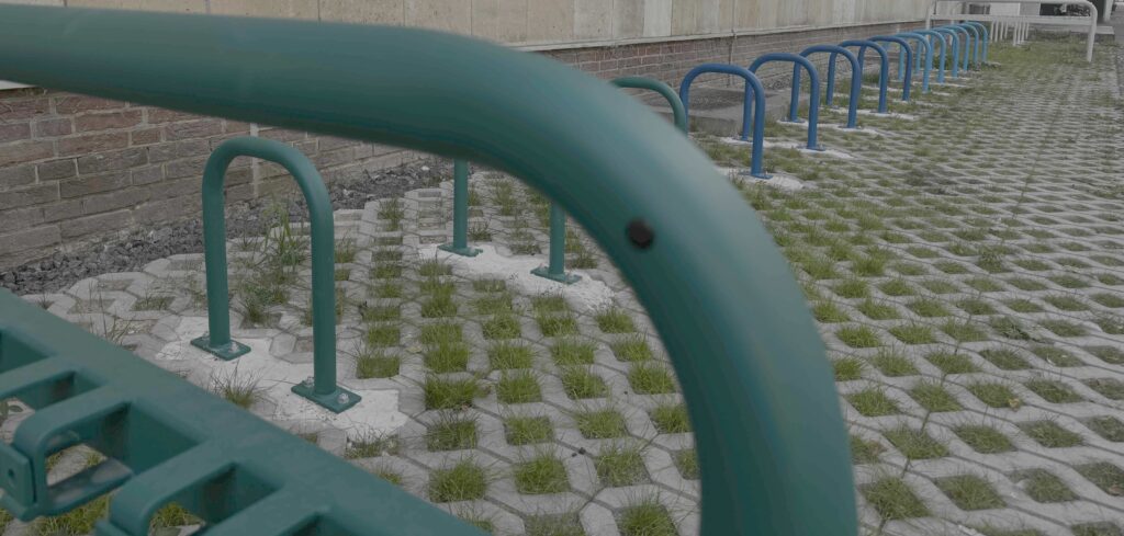 Neue Fahrrad- und Rollerabstellanlage